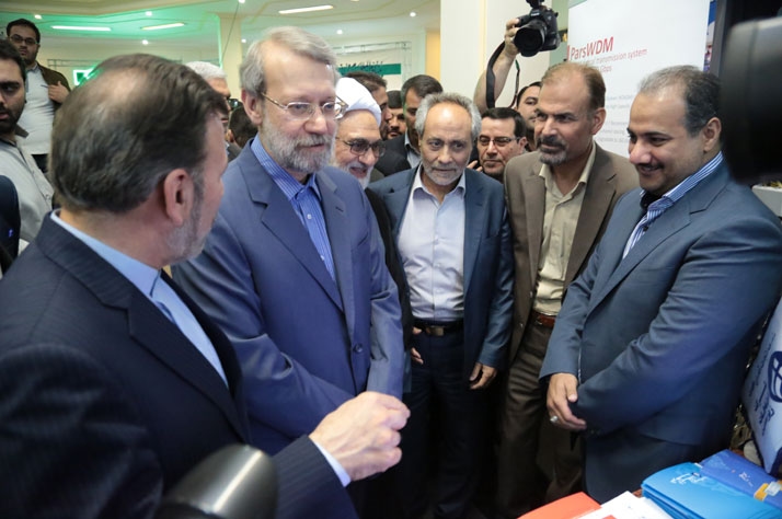 مراسم بهره برداری از پروژه توسعه خدمات شبکه پهن بانداستان قم11