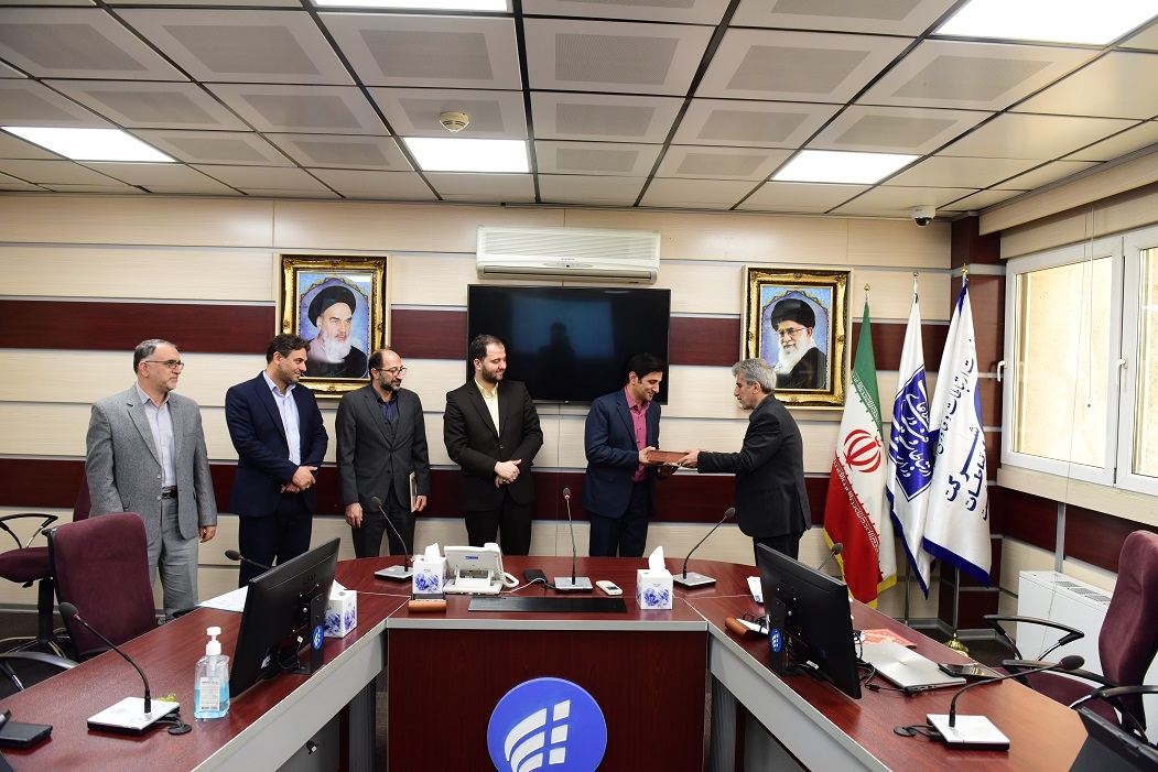 مراسم تکریم و معارفه مدیر ارتباطات زیرساخت8