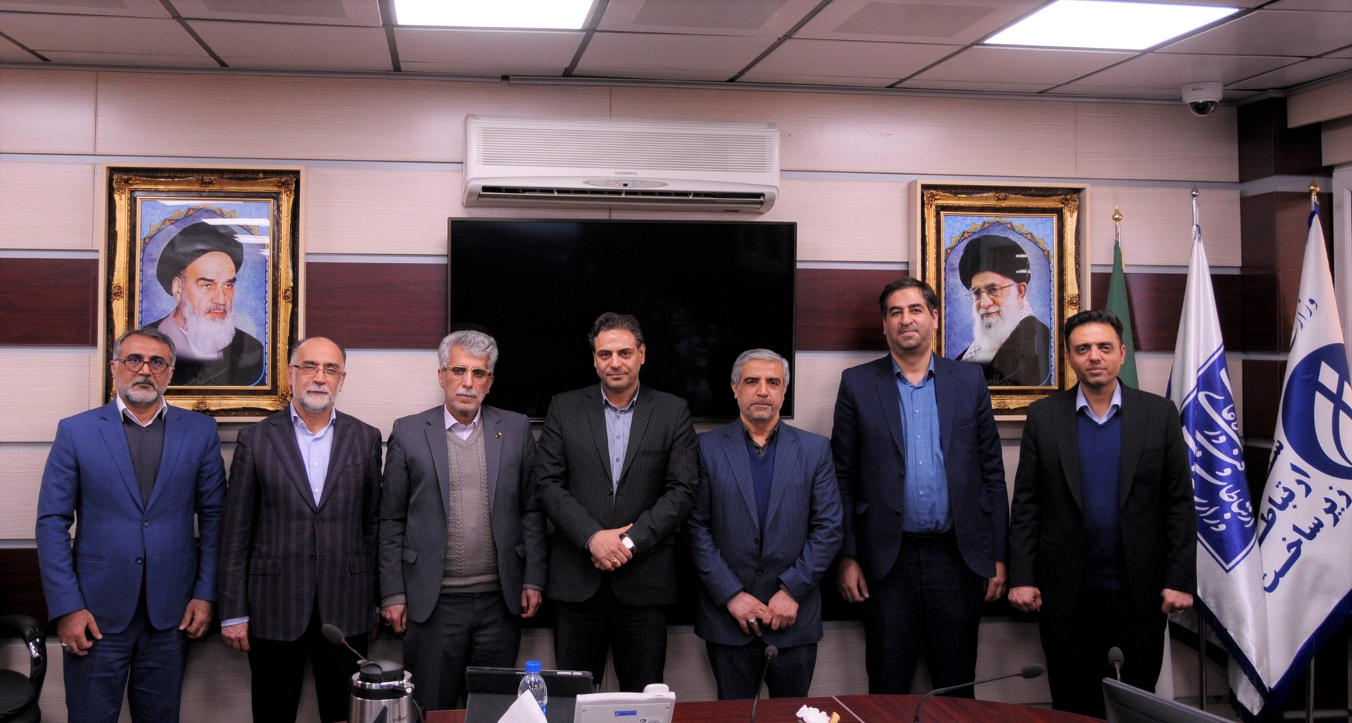 مراسم تقدیر از زحمات آقایان صمدی و کاشانی2