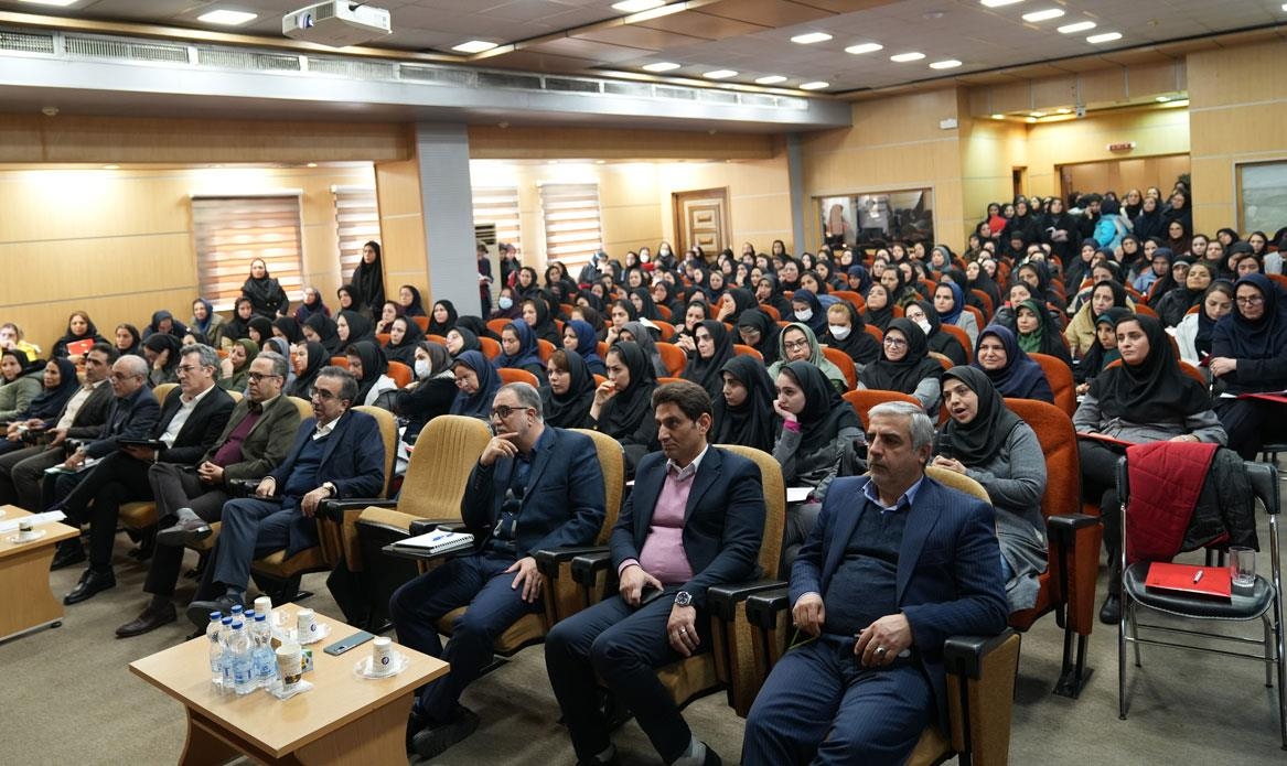 جلسه هم اندیشی مدیرعامل با بانوان همکار7