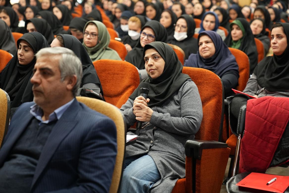 جلسه هم اندیشی مدیرعامل با بانوان همکار8