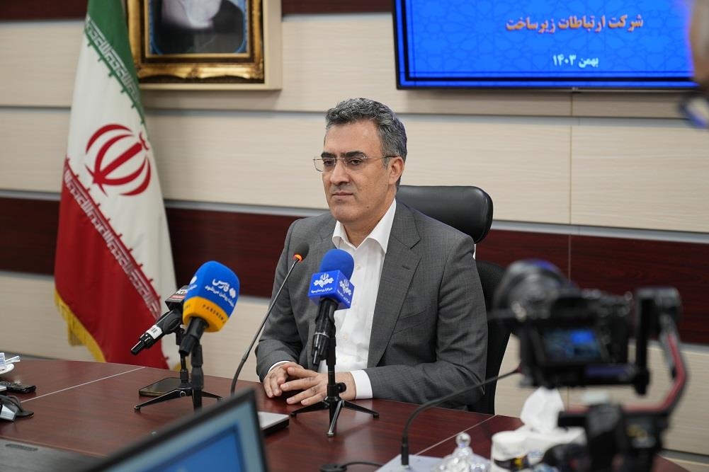 نشست خبری دکتر اکبری3