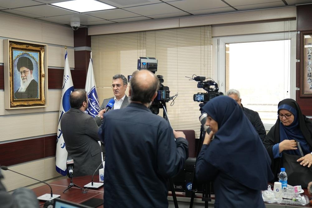 نشست خبری دکتر اکبری6