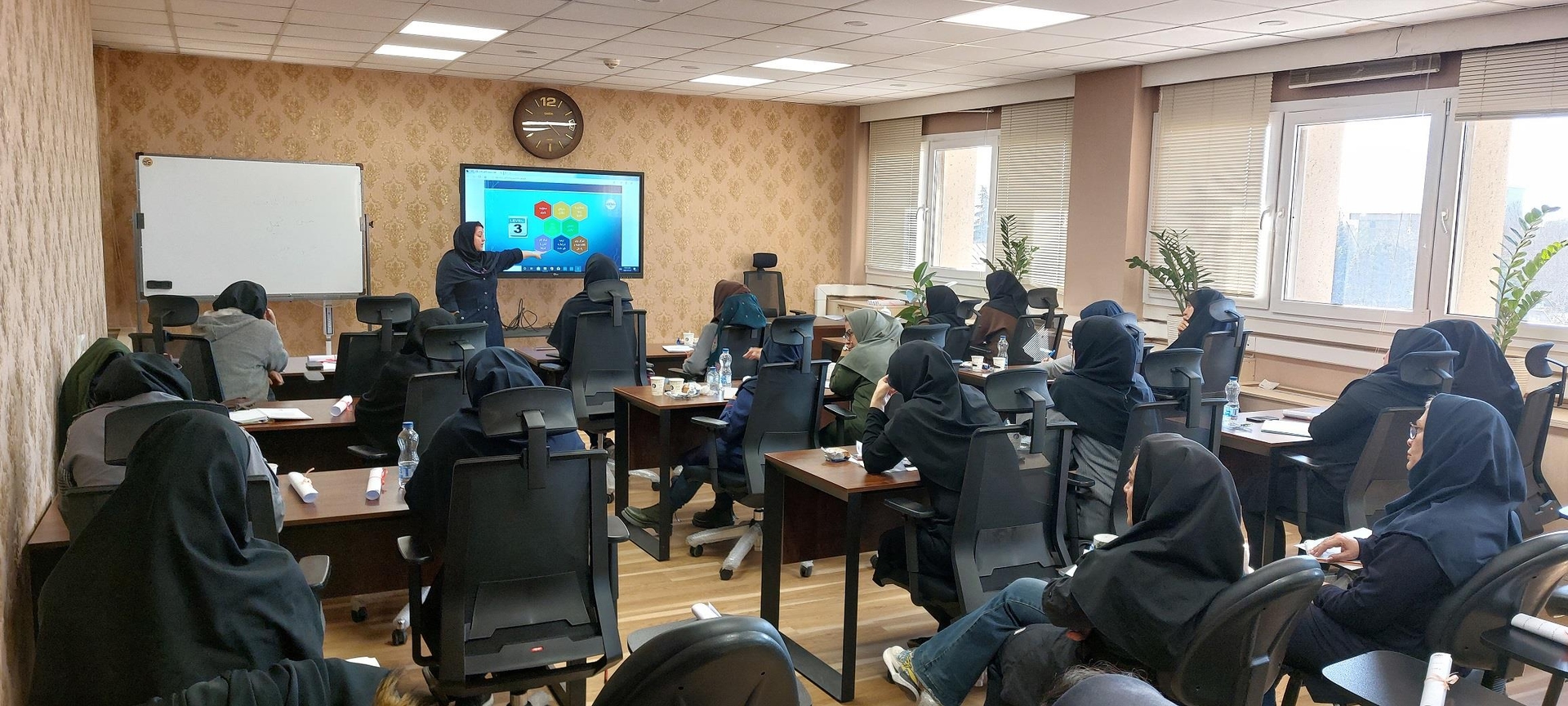 کارگاه آموزشی هفت سطح آگاهی اسفند 1403 (4)