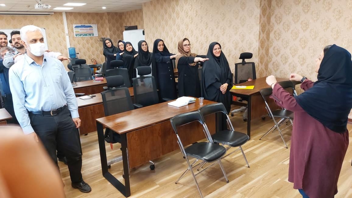 کارگاه آموزشی رموز شاد زیستن دور سوم