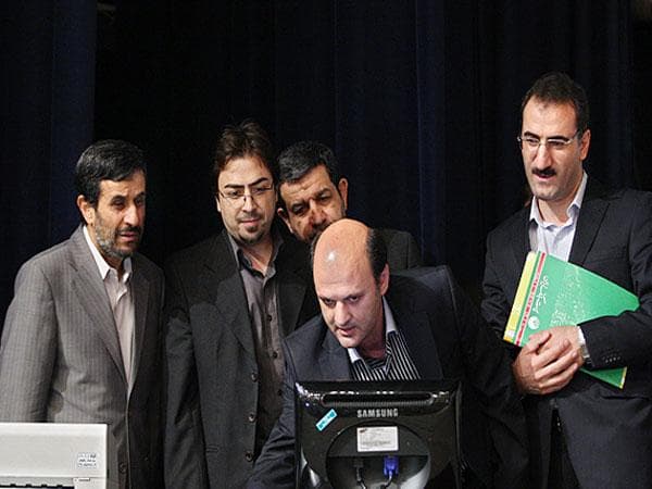 مراسم افتتاح 4070 طرح مخابراتی توسط رئیس جمهور