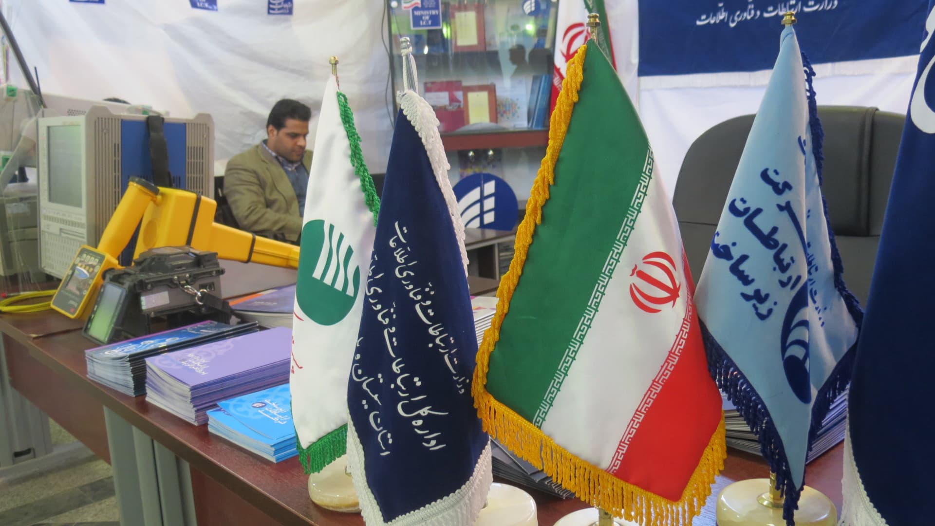 نمایندگی  سیستان و بلوچستان در نمایشگاه هفته پژوهش حضور یافت
