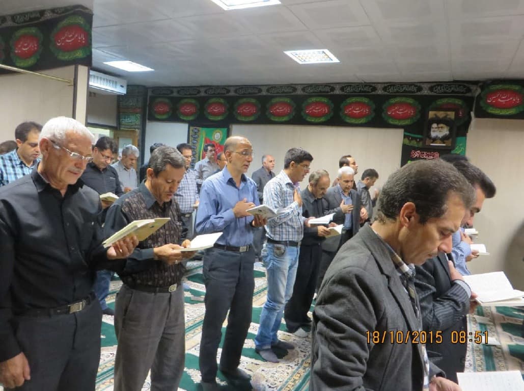 برگزاری مراسم زیارت عاشورا در اداره کل ارتباطات زیرساخت استان فارس
