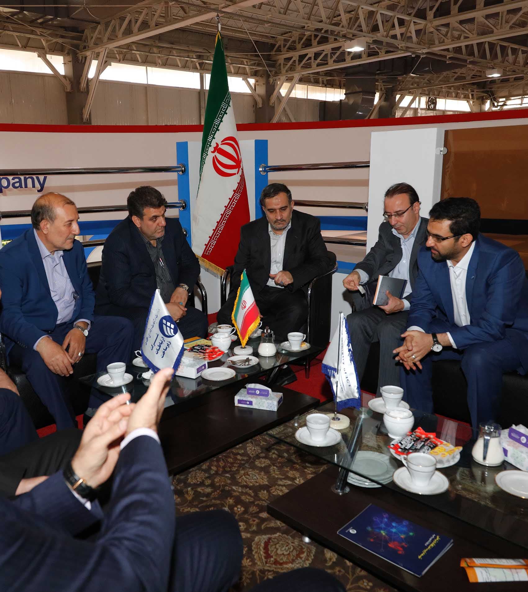 بازدید رئیس کمیسیون صنایع مجلس شورای اسلامی از غرفه شرکت ارتباطات زیرساخت بازدید رئیس کمیسیون صنایع مجلس شورای اسلامی از غرفه شرکت ارتباطات زیرساخت