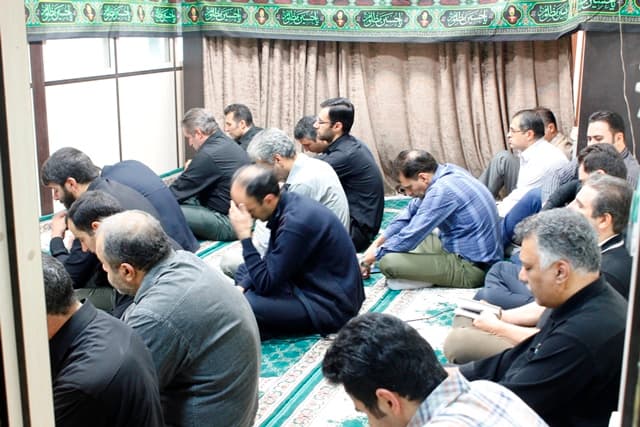 مراسم زیارت عاشورا در اداره کل ارتباطات زیرساخت استان همدان برگزار شد