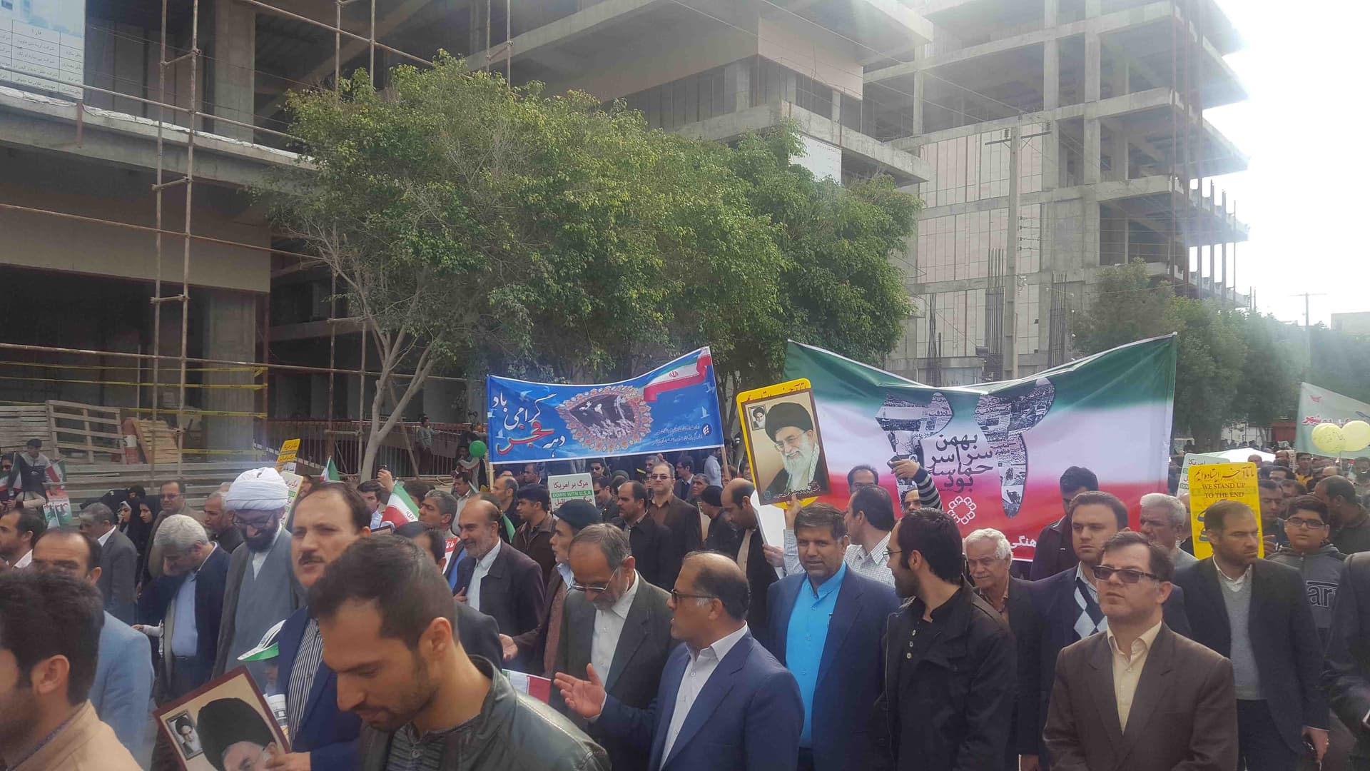 مدیر کل و کارکنان شرکت ارتباطات زیرساخت استان بوشهر  در راهپیمایی 22 بهمنشرکت کردند