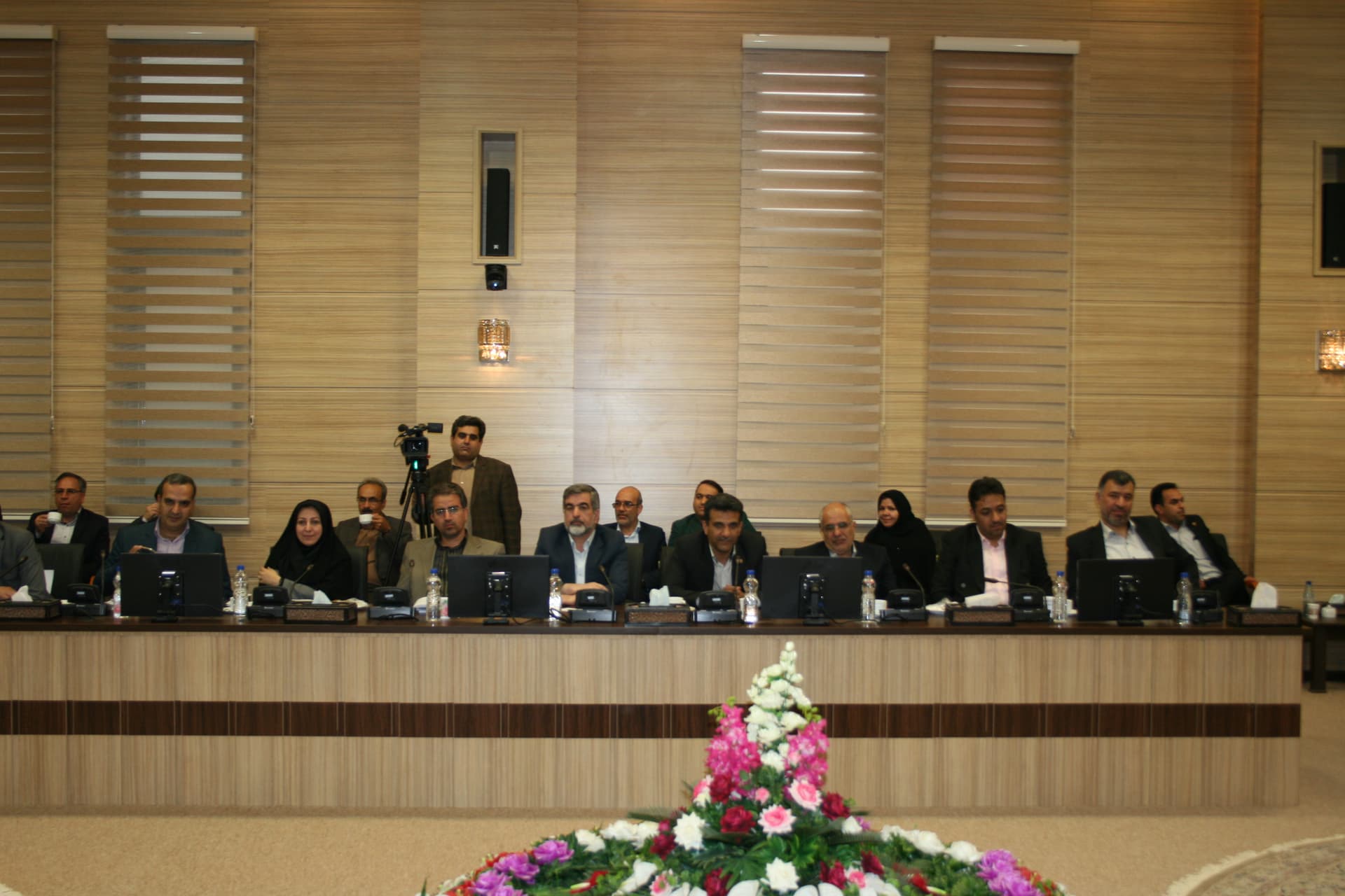 مهندس ذوالفقاری در نشست انعقاد تفاهم نامه های کسب و کار و اشتغال پایدار در یزد حضور یافت