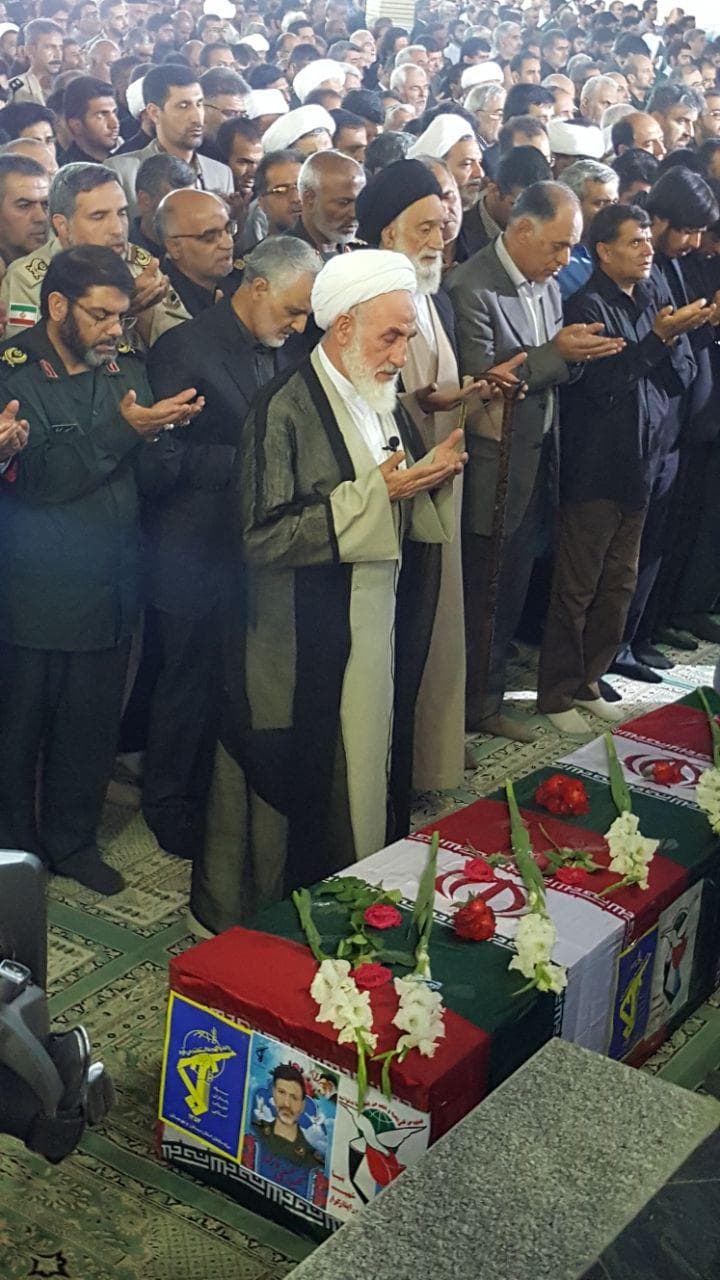 مدیرکل و همکاران اداره کل ارتباطات زیرساخت استان سیستان و بلوچستان در تشییع پیکر سردار شهید محبعلی فارسی شرکت کردند