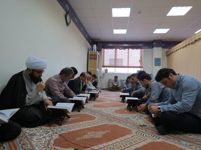 قرائت سی جزء قرآن مجید توسط کارکنان ارتباطات زیرساخت سمنان انجام شد قرائت سی جزء قرآن مجید توسط کارکنان ارتباطات زیرساخت سمنان انجام شد