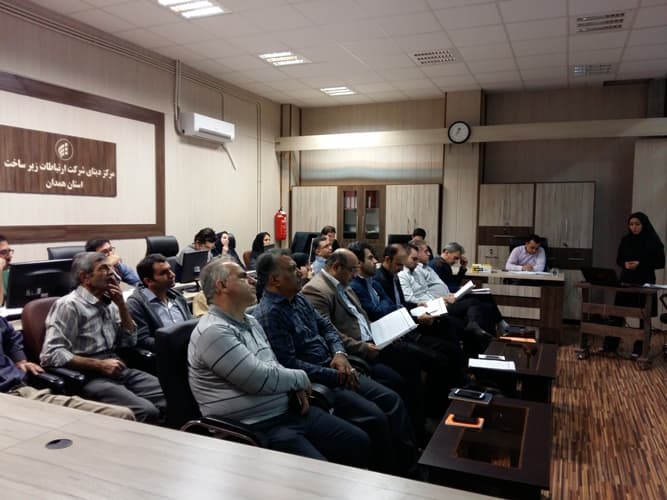 مدیرکل ارتباطات زیرساخت لرستان در جلسه  شورای اداری ICT شرکت کرد