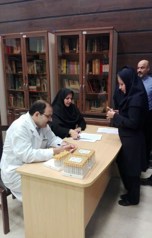 پایش قند خون کارکنان  پیمانکاری شرکت ارتباطات زیرساخت  انجام می شود