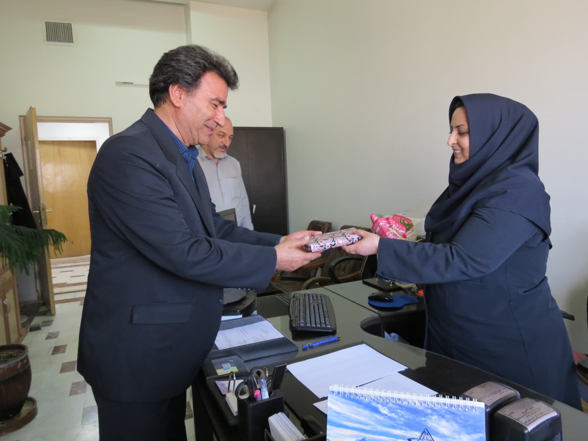 از بانوان همکار اداره کل ارتباطات زیرساخت استان آذربایجان شرقی تقدیر شد از بانوان همکار اداره کل ارتباطات زیرساخت استان آذربایجان شرقی تقدیر شد