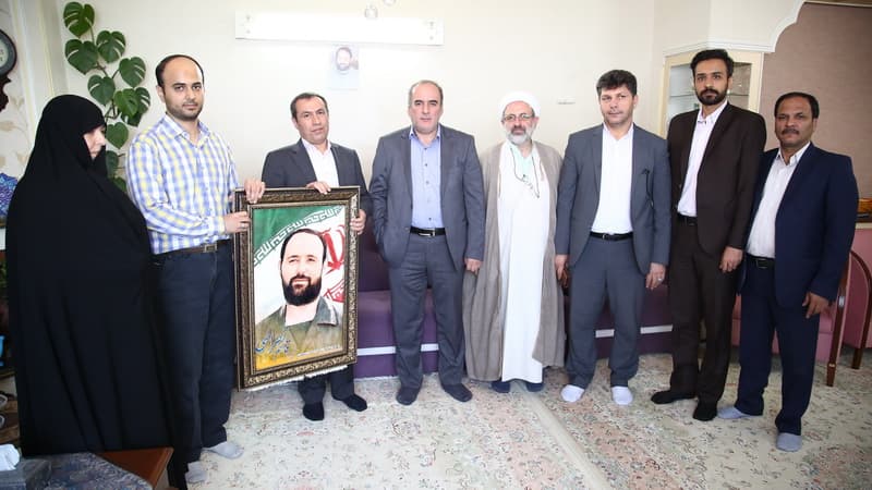 مدیر عامل شرکت ارتباطات زیرساخت از خانواده شهید قاسم نصرالهی،تقدیر کرد مدیر عامل شرکت ارتباطات زیرساخت از خانواده شهید قاسم نصرالهی،تقدیر کرد
