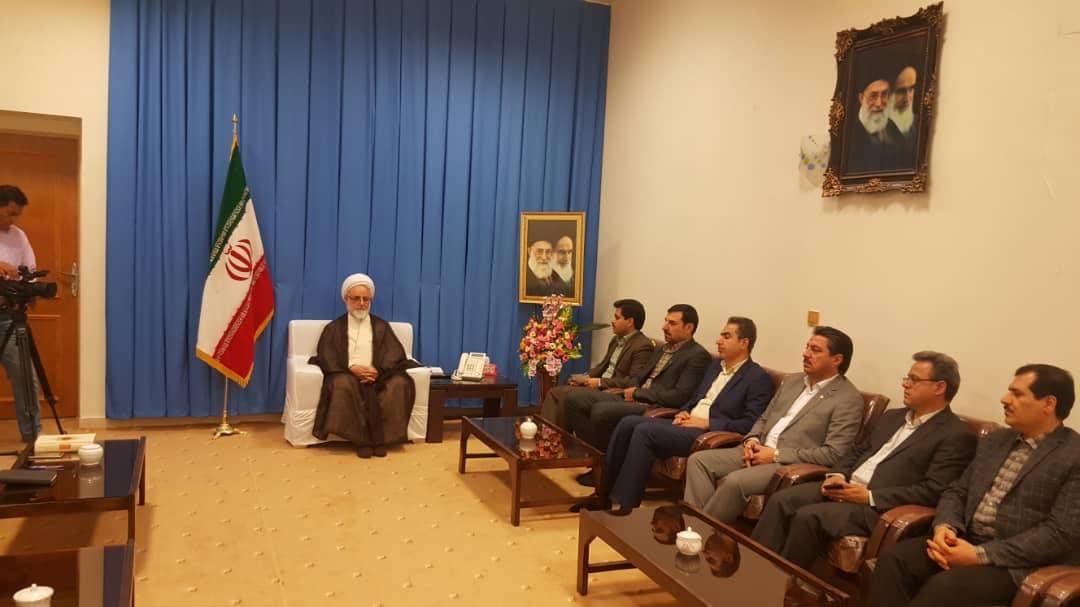 مدیران کل حوزه ارتباطات وفناوری اطلاعات با نماینده ولی فقیه وامام جمعه ایلام دیدار کردند مدیران کل حوزه ارتباطات وفناوری اطلاعات با نماینده ولی فقیه وامام جمعه ایلام دیدار کردند