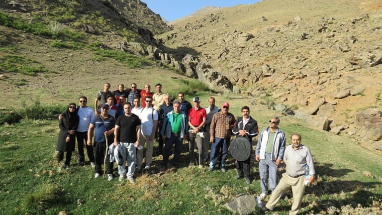جمعی از کارکنان  زیرساخت استان همدان به ارتفاعات همدان صعود کردند