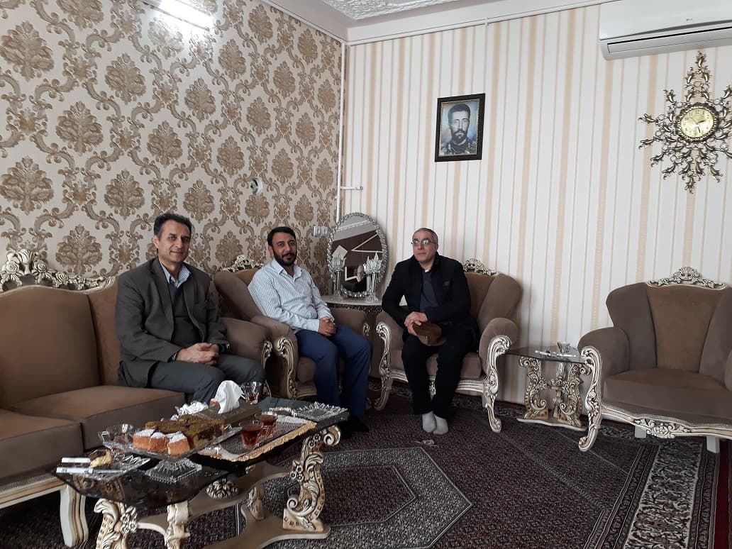 دیدار مدیر کل ارتباطات زیر ساخت استان زنجان با خانواده شهید غضنفر محمدی