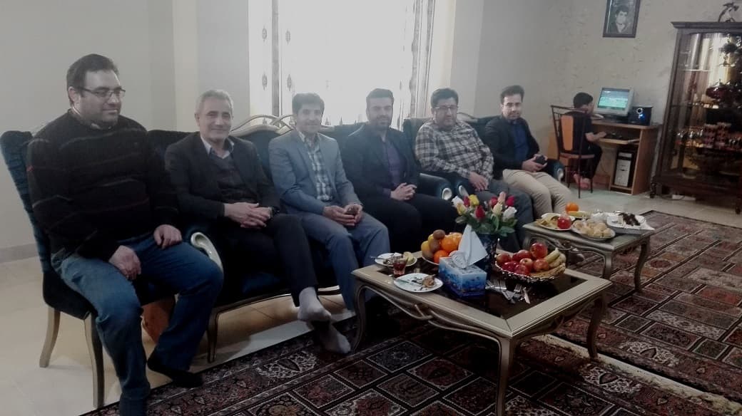 دیدار مدیر کل ارتباطات زیرساخت استان قزوین با خانواده شهید