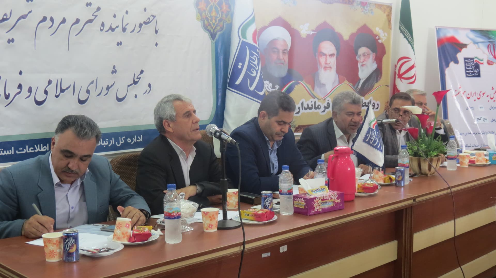 جلسه بررسی وضعیت ارتباطی شهرستان کهنوج برگزار شد جلسه بررسی وضعیت ارتباطی شهرستان کهنوج برگزار شد