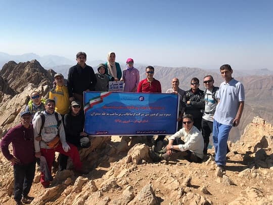 تیم کوهنوردی شرکت ارتباطات زیر ساخت به بام استان لرستان صعود کرد تیم کوهنوردی شرکت ارتباطات زیر ساخت به بام استان لرستان صعود کرد