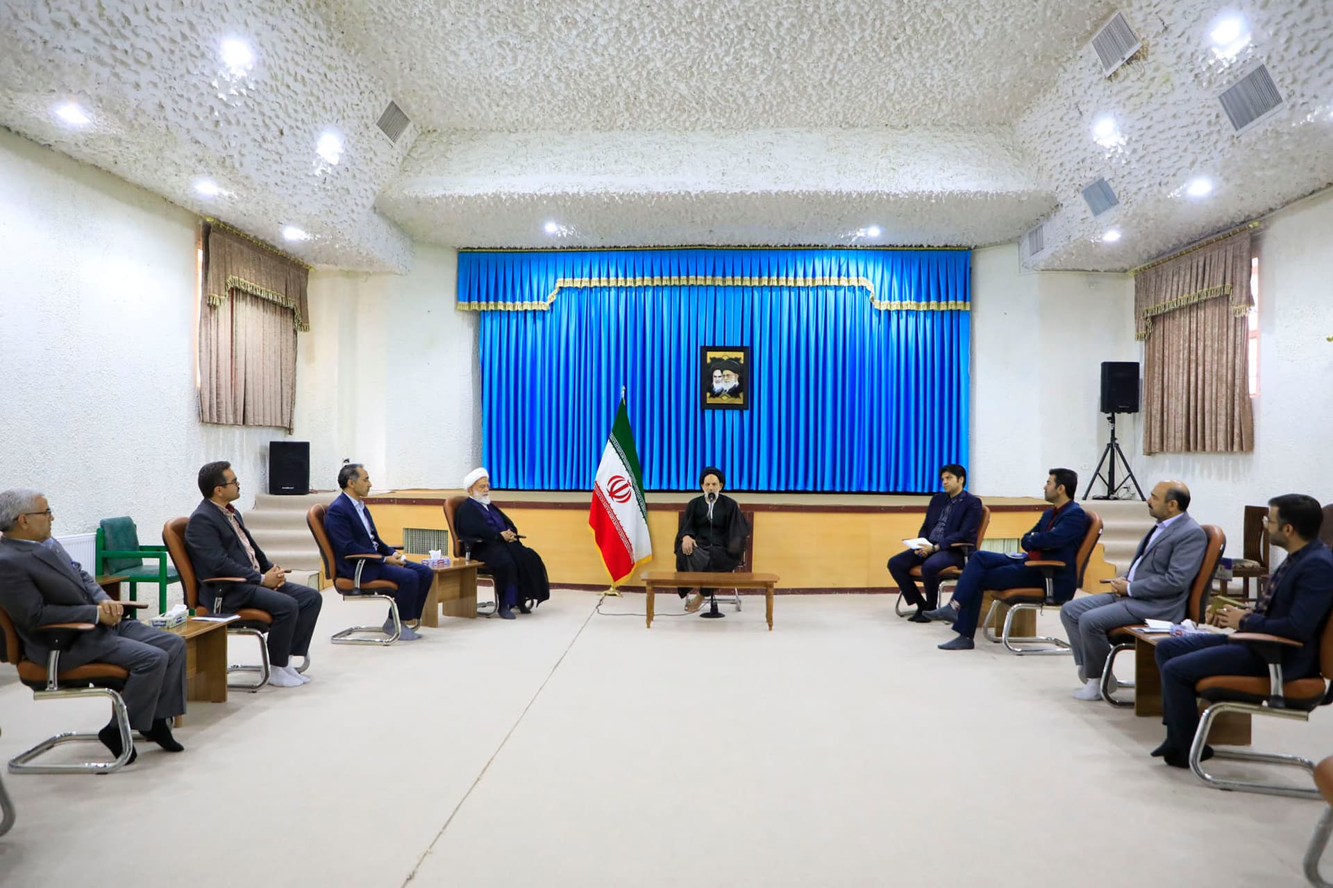 مدیرارتباطات زیرساخت استان خراسان جنوبی با نماینده ولی فقیه و امام جمعه استان دیدار کرد مدیرارتباطات زیرساخت استان خراسان جنوبی با نماینده ولی فقیه و امام جمعه استان دیدار کرد