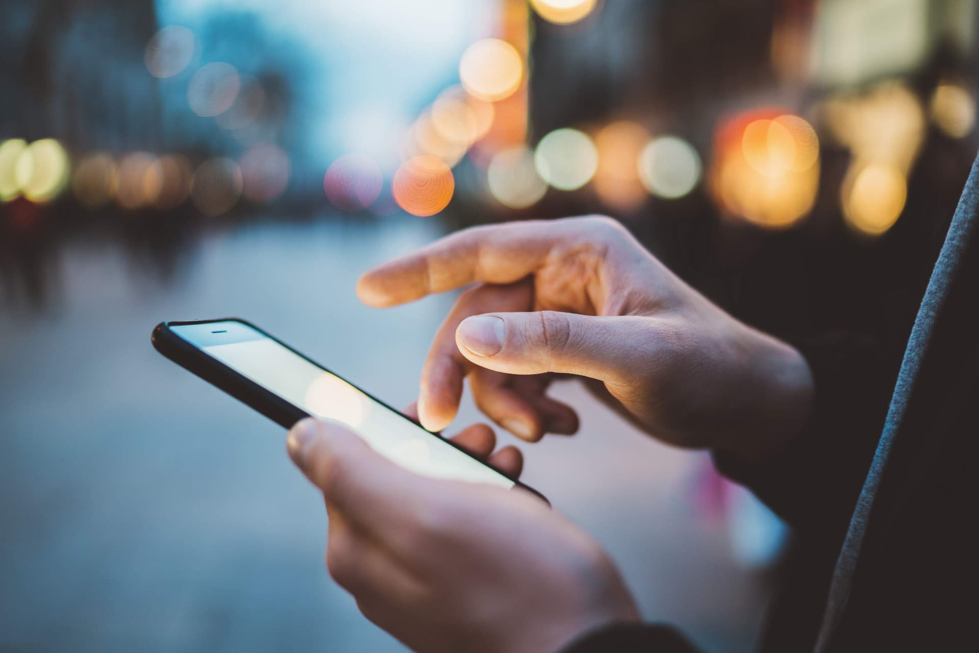 Worldwide Smartphone Sales to Grow 11% in 2021 Worldwide Smartphone Sales to Grow 11% in 2021