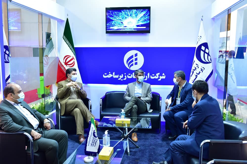 بازدید مهندس فتاحی از غرفه شرکت ارتباطات زیر ساخت در نمایشگاه تلکام 2021