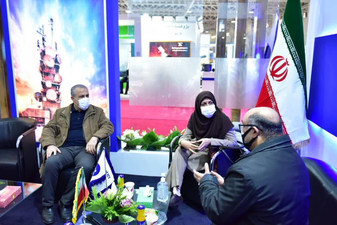 بازدید معاون راهبردی و توسعه کسب و کار شرکت و مدیران ارشد سازمان های تابعه وزارت از غرفه شرکت ارتباطات زیرساخت