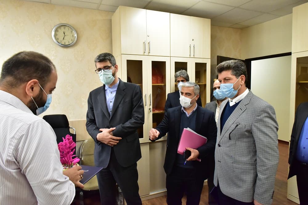 مهندس فتاحی با فرزندان شهدا شاغل در شرکت ارتباطات زیر ساخت دیدار کرد مهندس فتاحی با فرزندان شهدا شاغل در شرکت ارتباطات زیر ساخت دیدار کرد