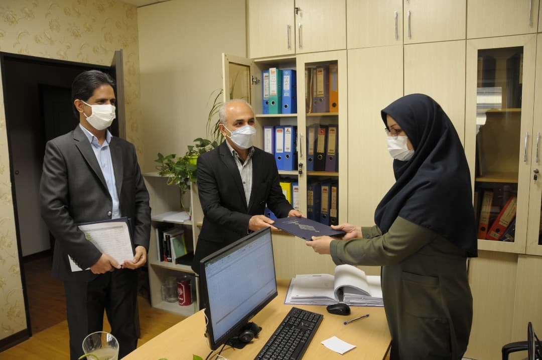از کارکنان برتر شرکت ارتباطات زیر ساخت تقدیر شد