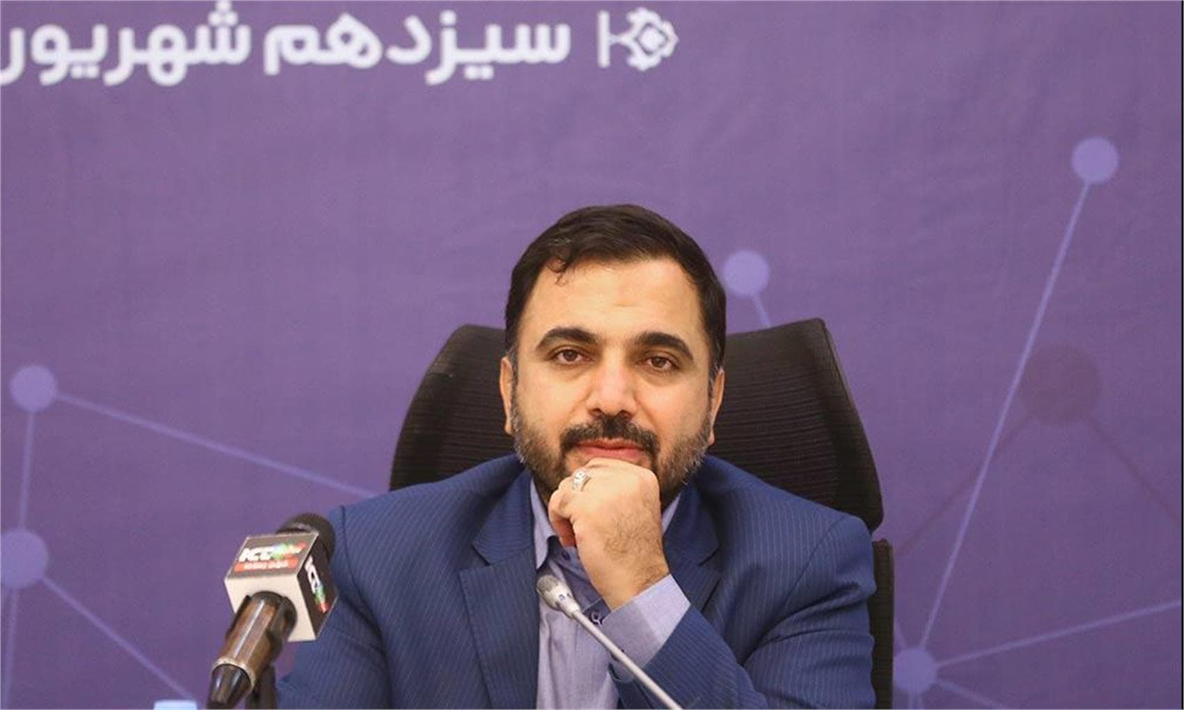بهعنوان فرمانده میدان مسئولیت تحقق شبکه ملی اطلاعات را بر عهده میگیرم / رأی بالای نمایندگان وظایف ما را سنگینتر کرد بهعنوان فرمانده میدان مسئولیت تحقق شبکه ملی اطلاعات را بر عهده میگیرم / رأی بالای نمایندگان وظایف ما را سنگینتر کرد