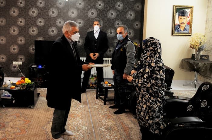 تقدیر از خانواده شهید محسنی فاضل