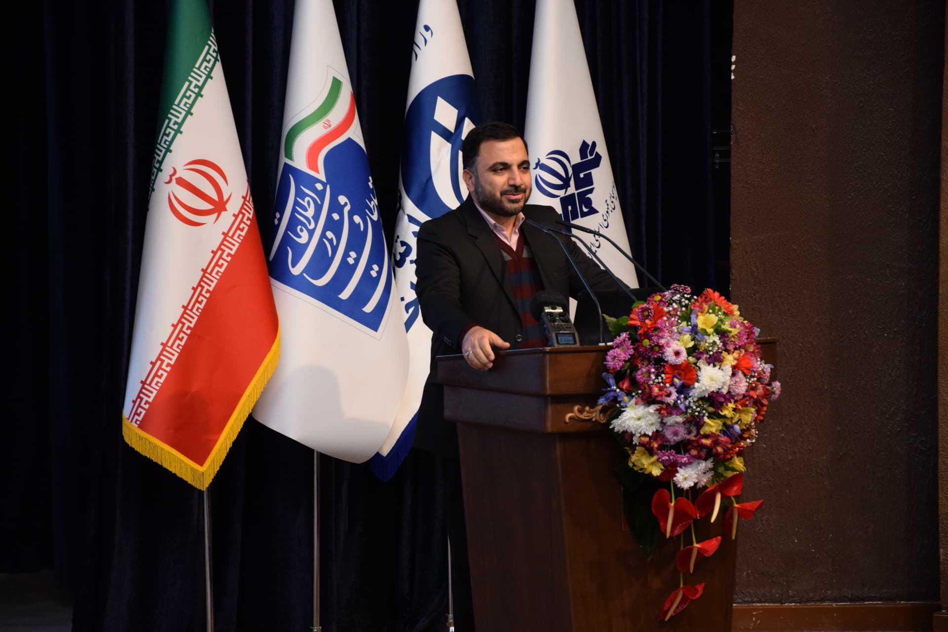 ۴۰ درصد به ترانزیت دیتا از خاک کشور افزوده شد / امروز یک روز تاریخی برای صدا و سیما است و وابستگی این سازمان به فرستندههای ماهوارهای قطع شد ۴۰ درصد به ترانزیت دیتا از خاک کشور افزوده شد / امروز یک روز تاریخی برای صدا و سیما است و وابستگی این سازمان به فرستندههای ماهوارهای قطع شد