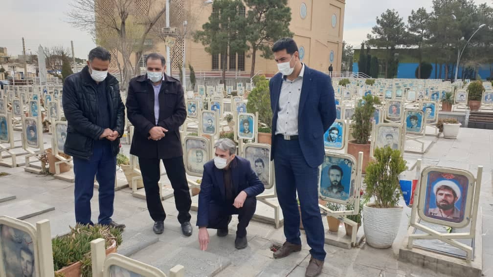 حضور کارکنان مدیریت ارتباطات زیرساخت استان اصفهان در گلستان شهدای استان حضور کارکنان مدیریت ارتباطات زیرساخت استان اصفهان در گلستان شهدای استان