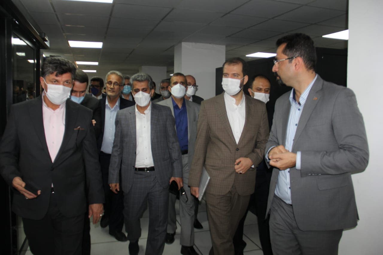 دکتر لاجوردی از مرکز داده ایرانیان بازدید کرد
