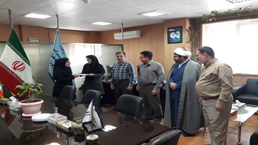 تقدیر از همکار نمونه در زیرساخت استان البرز
