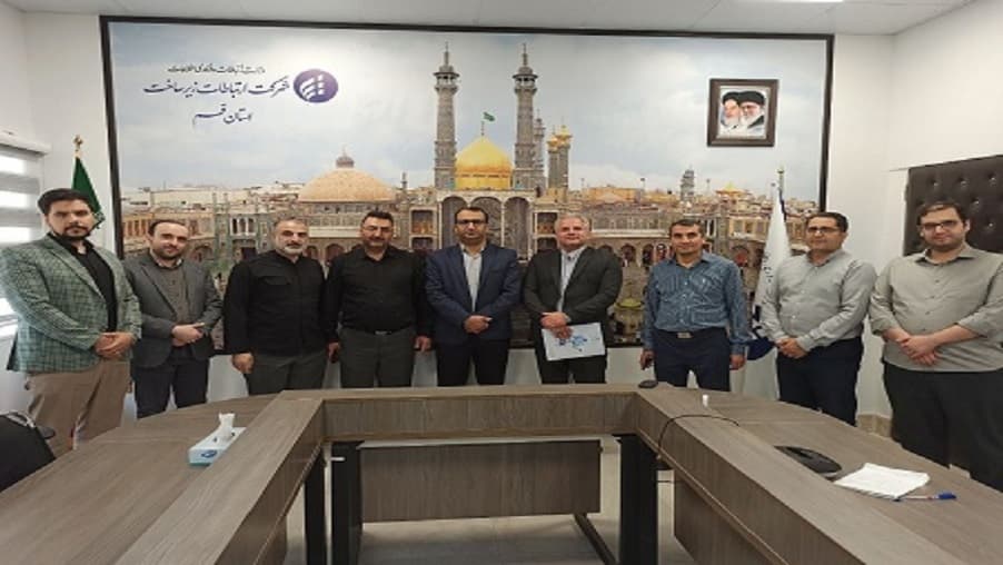 حضور مدیرICT استان قم در زیرساخت استان/ تقدیر از کارکنان