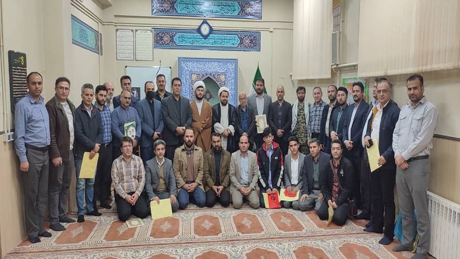 برگزاری نشست جهاد تبیین با حضور جمعی از بسیجیان حوزه ICT و مدیر زیر ساخت اردبیل برگزاری نشست جهاد تبیین با حضور جمعی از بسیجیان حوزه ICT و مدیر زیر ساخت اردبیل