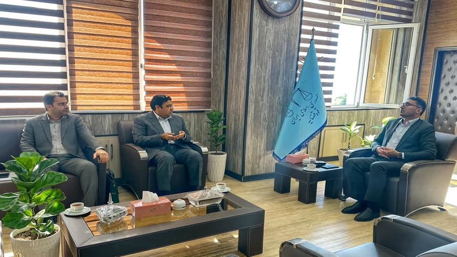 دیدار مدیر ارتباطات زیرساخت استان هرمزگان با رئیس کل دادگستری استان دیدار مدیر ارتباطات زیرساخت استان هرمزگان با رئیس کل دادگستری استان
