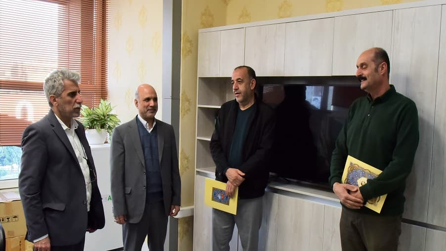 از همکاران جانباز شرکت ارتباطات زیرساخت تجلیل شد از همکاران جانباز شرکت ارتباطات زیرساخت تجلیل شد