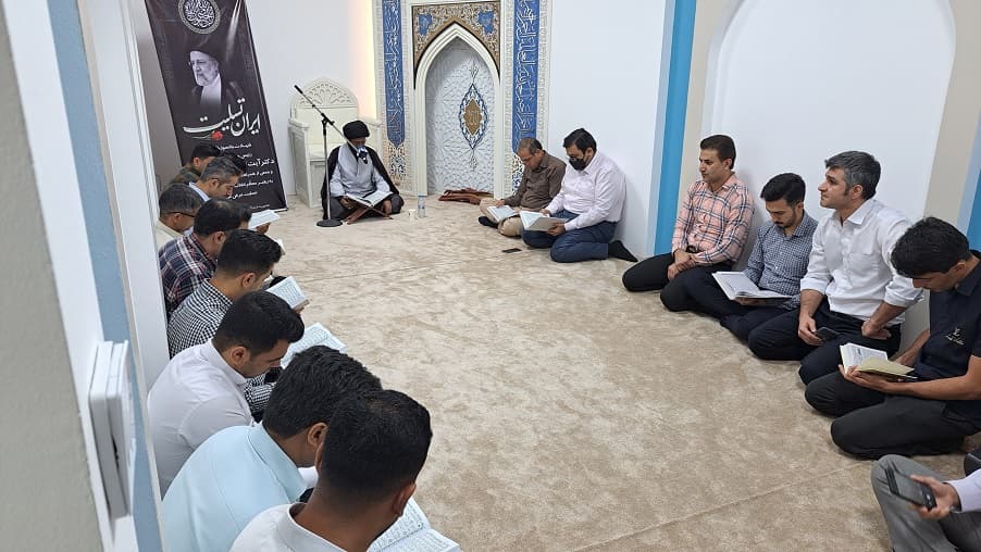 مراسم بزرگداشت شهادت آیت الله سید ابراهیم رئیسی و هیئت همراه در مدیریت ارتباطات زیرساخت استان هرمزگان برگزار شد