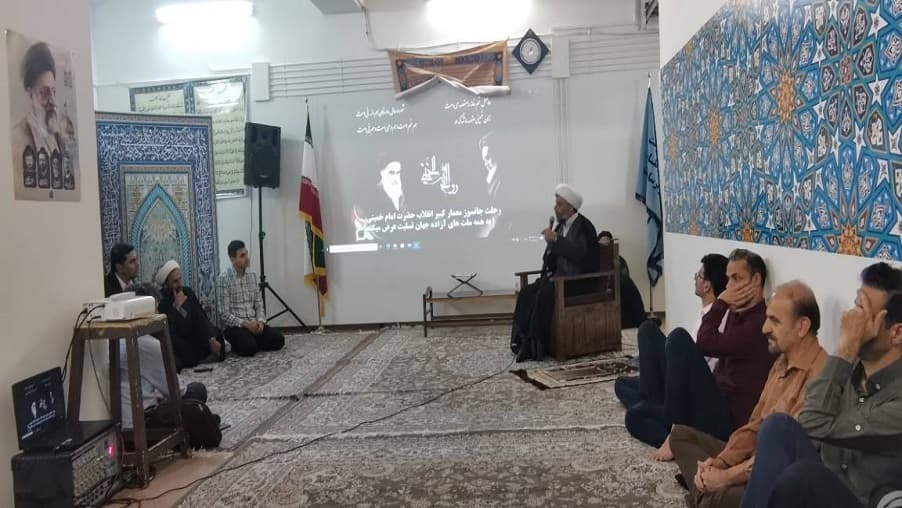 مراسم گرامیداشت سالگرد ارتحال حضرت امام خمینی در مدیریت ارتباطات زیرساخت اصفهان برگزار شد