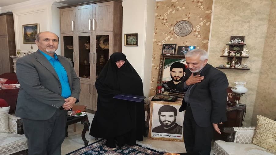 در راستای طرح سپاس ازخانوداده معظم شهید سید مرتضی رضاقدیری تقدیر و تشکر بعمل آمد