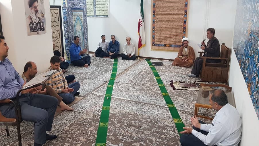 مراسم جشنی در مدیریت ارتباطات زیرساخت استان اصفهان برگزار شد