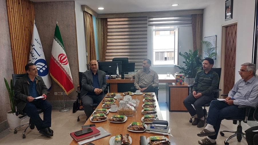برگزاری کلاس آموزشی حفظ و بایگانی اسناد و دیدار با خانواده محترم شهید محمدی در استان زنجان برگزاری کلاس آموزشی حفظ و بایگانی اسناد و دیدار با خانواده محترم شهید محمدی در استان زنجان