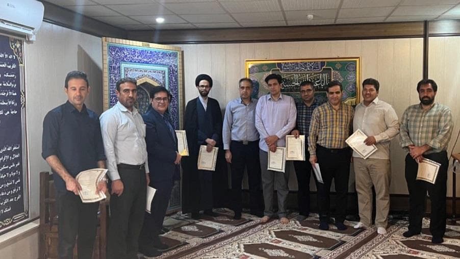 مراسم تجلیل از فعالان اقامه نماز مدیریت ارتباطات زیرساخت استان لرستان برگزار شد